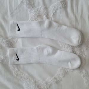 Nike Everyday Crew Socks, Medium (6-8) NWOT